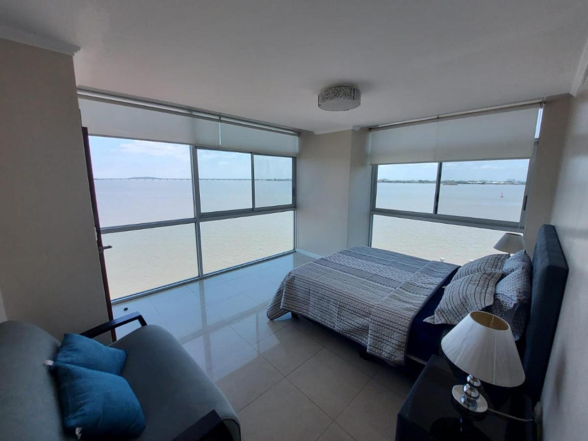 Apartamento Vista Al Rio Puerto Santana Riverfront 1 Guayaquil Exterior photo
